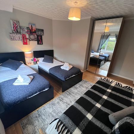 Croydon Apartment With Parking Londra Dış mekan fotoğraf