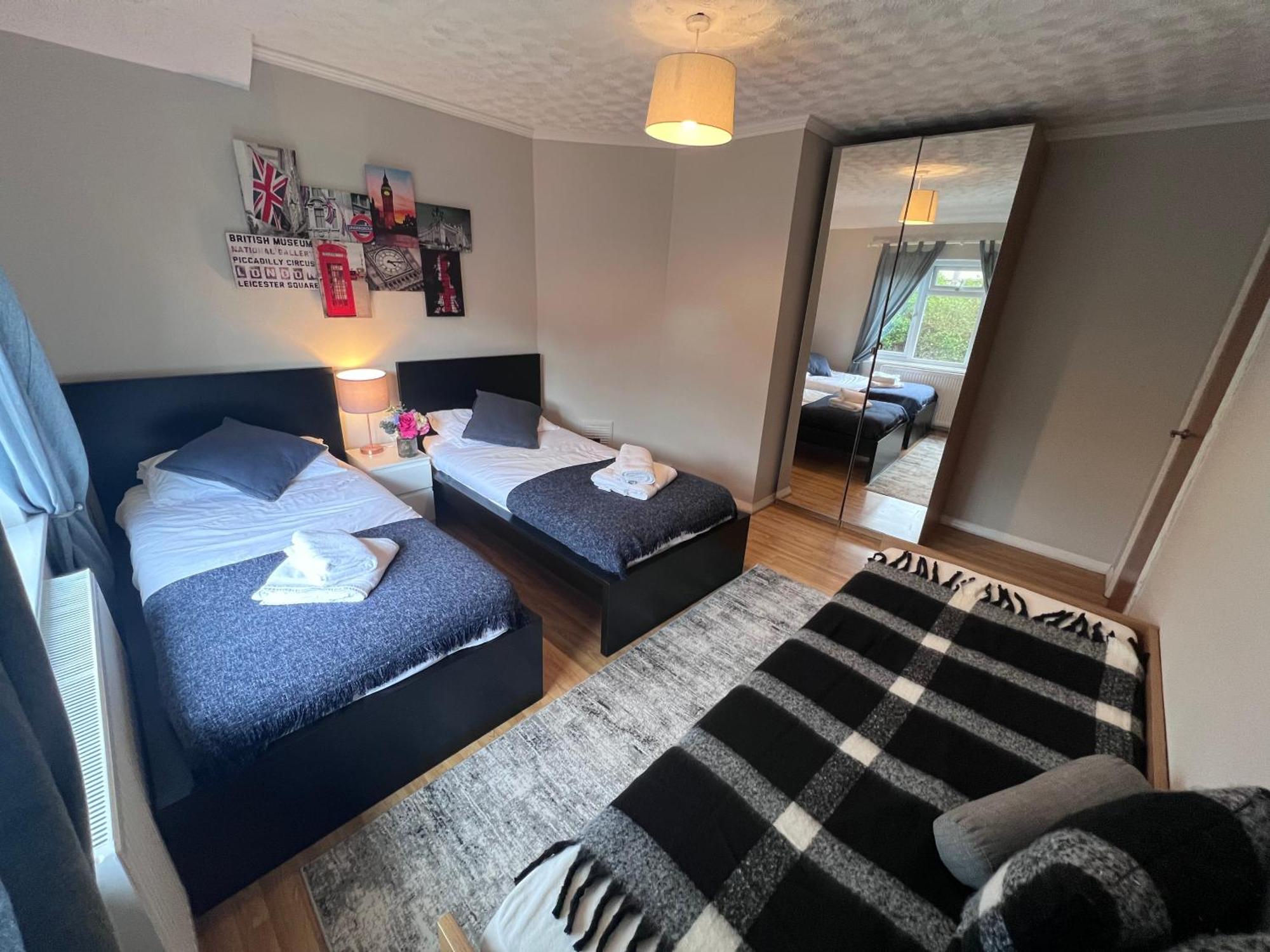 Croydon Apartment With Parking Londra Dış mekan fotoğraf