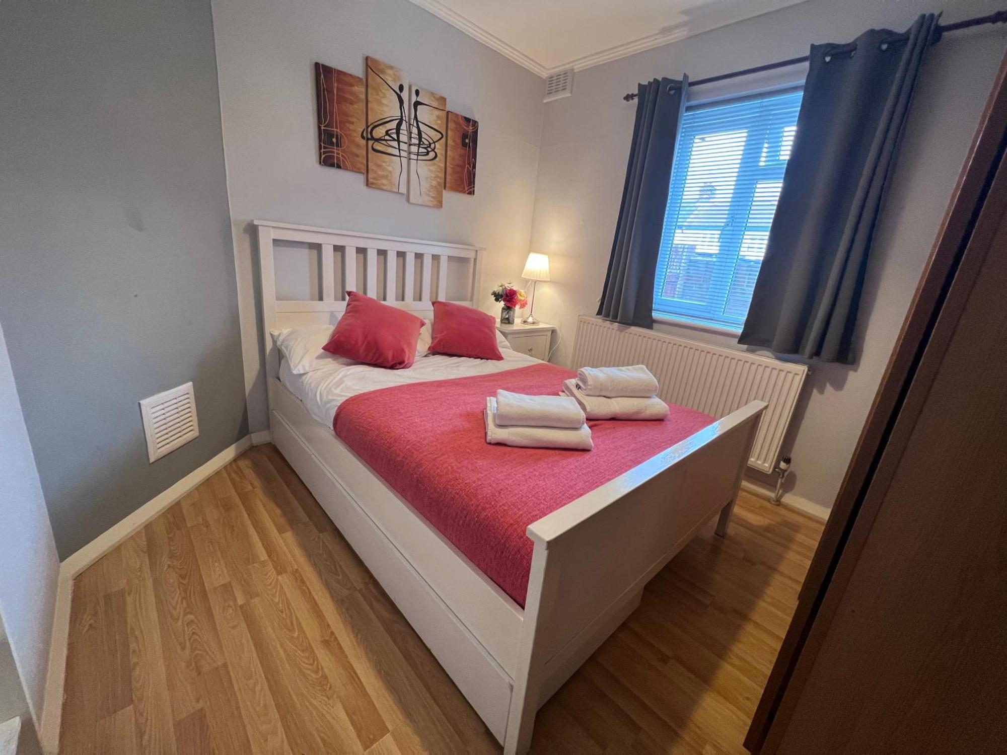 Croydon Apartment With Parking Londra Dış mekan fotoğraf