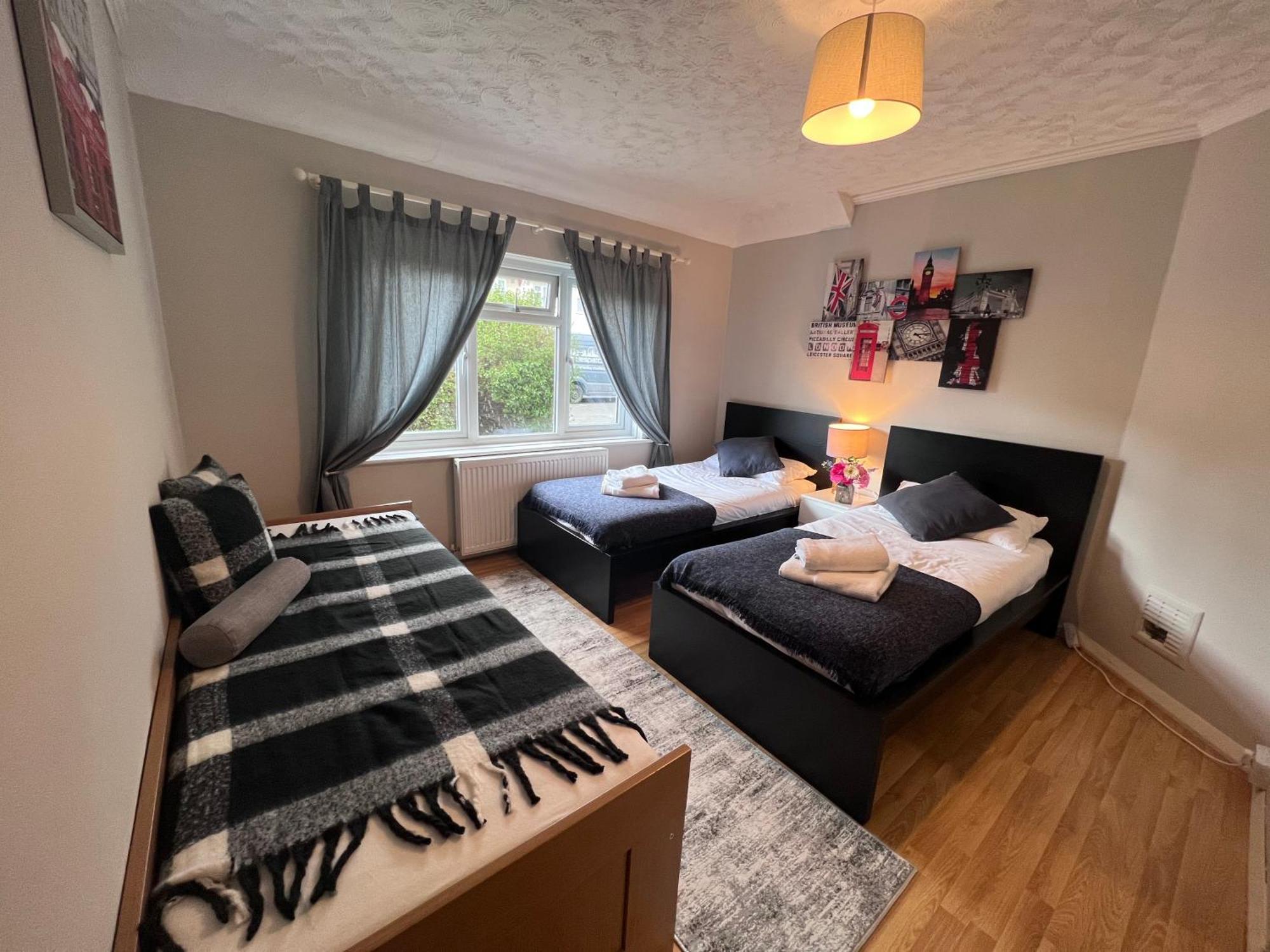 Croydon Apartment With Parking Londra Dış mekan fotoğraf
