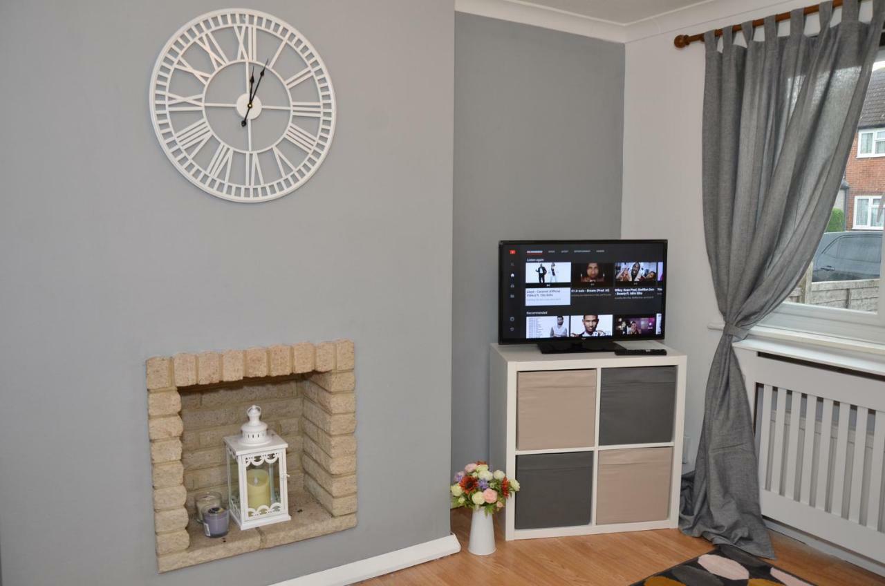 Croydon Apartment With Parking Londra Dış mekan fotoğraf