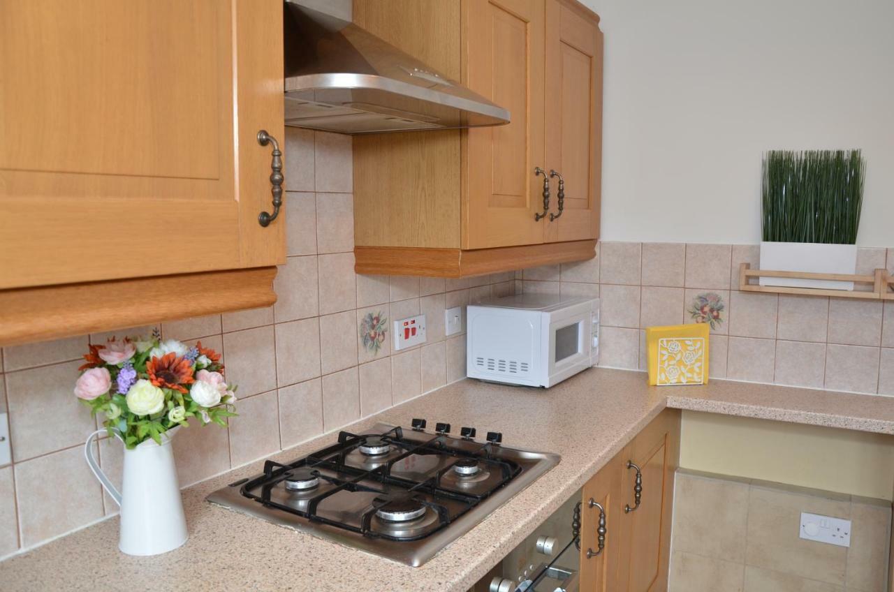 Croydon Apartment With Parking Londra Dış mekan fotoğraf